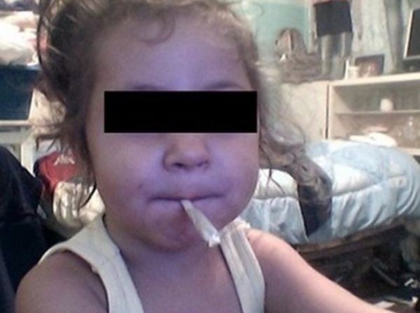 Социалните мрежи прегряха от снимка на 3 годишно момиченце което пафка