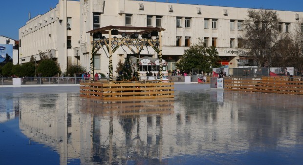 И тази година Пловдив ще има голяма ледена пързалка Новината