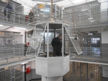 Мъж преби зверски майка си за 300 лв., дадоха му 18 г. строг затвор
