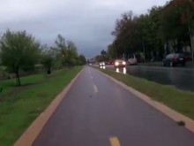 Видео показа как се изпреварват десетки автомобили, без да сте в кола!