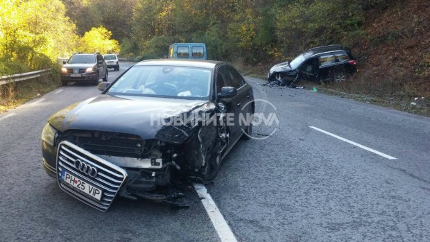 Катастрофа между две коли с румънска и плевенска регистрация затруднява