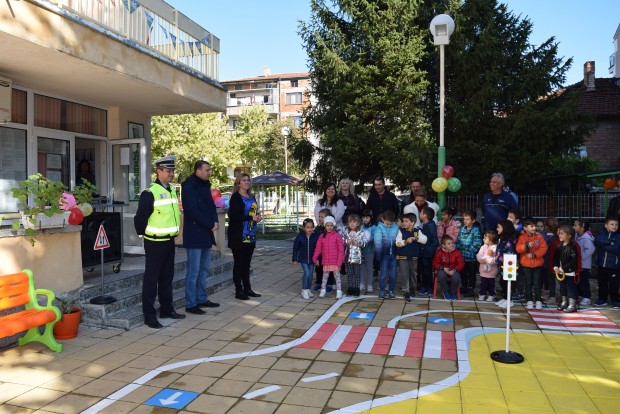 Кметът на район Южен Борислав Инчев откри новата площадка по