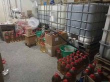 Много ракия, вино и спирт задържаха митничари, част от тях - в Пловдив