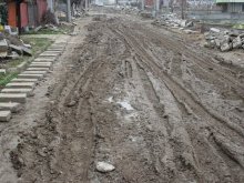 Жители на Браниполе "арестувани" в домовете си заради непроходима кал