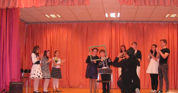 Театрална група на руски език Синяя птица от Средно училище