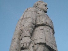 Утре паметникът на Альоша става на 60 години! Какво мислите за него?