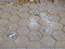 Опасно за живота! Отломки от блок хвърчат по най-оживения булевард в Пловдив!
