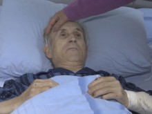 Добрата новина: Лекари дадоха от заплатите си, за да помогнат на болен мъж
