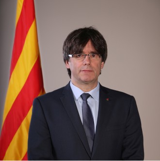 Уволненият каталунски лидер Карлес Пучдемон се предаде сам на белгийската