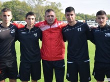 Акрапович привика при мъжете нови четирима юноши
