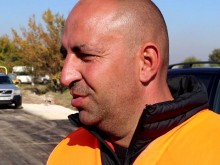 Джигити вилнеят по Асеновградско, шофират върху пресния асфалт!
