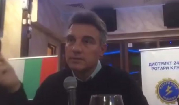 Пловдивският депутат проф Иво Христов направи скандални изказвания за българите пред