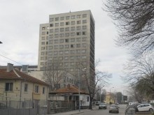 ЧСИ продава 14-етажен хотел на бул. "Дунав"