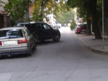 Паркиране като по учебник... за идиоти