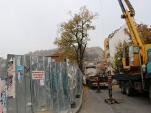 Млад служител на "Градини и паркове" е падналият в изкопа на "Васил Априлов", оперират го