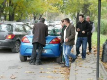 Пазарджиклия отне предимство, блъсна колата на пловдивчанка до прелез