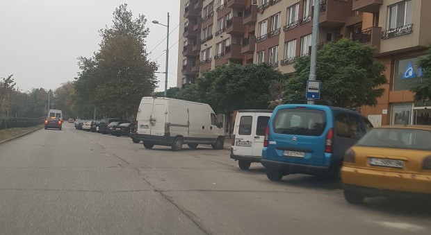 Читател на Plovdiv24 bg ни изпрати снимки от района на автобусна
