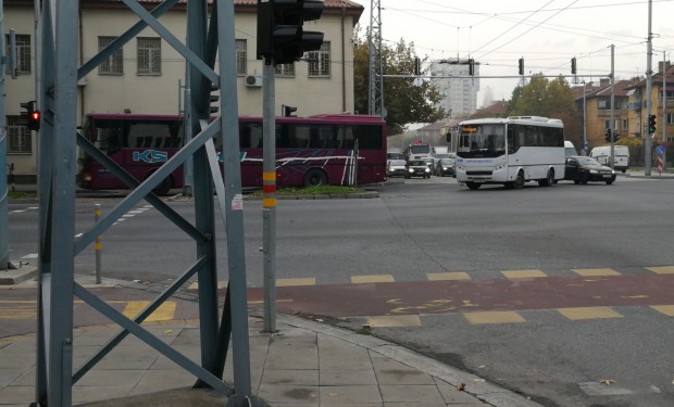 Поведението на водач на автобус от градския транспорт предизвика пловдивчанин