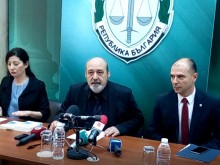 Бургазлия се представи за красивата Мария, балъци клъвнаха, пратиха й 40 000 лева
