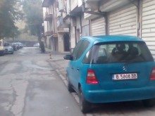 Нагло паркиране върху тротоар