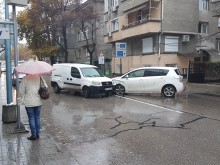 Катастрофа в Кючука, задръствания има в почти целия град в дъжда