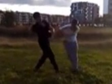 Ученици пак се млатиха до Английската, положението излиза извън контрол (ВИДЕО)