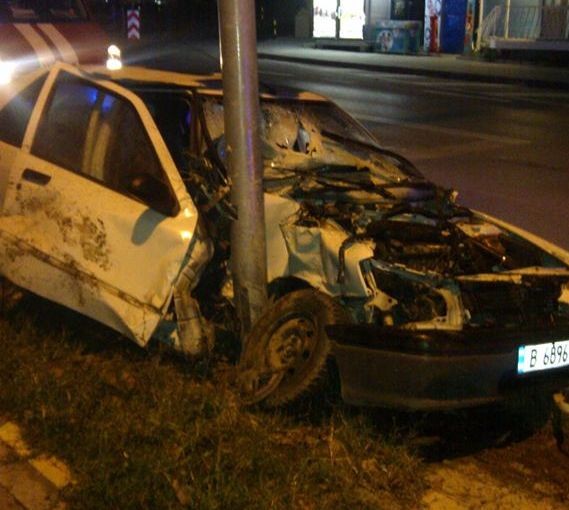 Фейсбук
Пиян варненец е забил снощи автомобила си марка "Рено" в