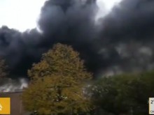 Брюксел се умириса на гофрети заради огромен пожар