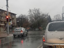 Дама зад волана скри топката на всички! Нареди се за ляв завой на най-невероятното място!