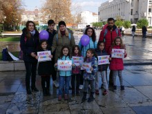 Пловдивски родители бягаха с тежки ученически раници