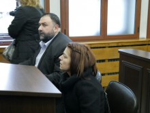 Катя Лерца по-ниска от тревата в съда, защитава я известна адвокатска кантора!