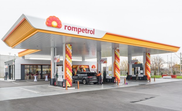 Днес "Ромпетрол" откри най-новата си бензиностанция в страната. Обектът в