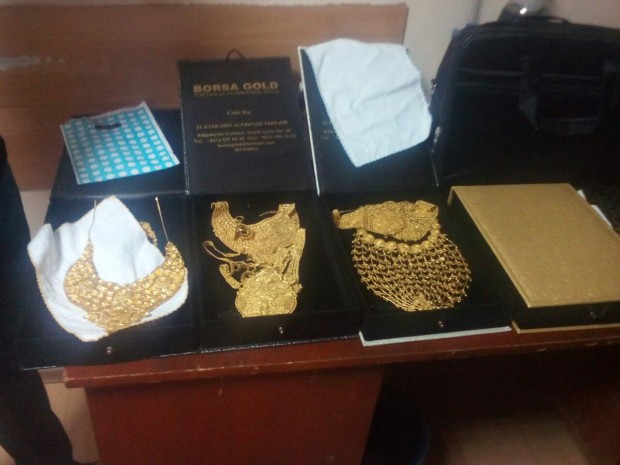 Недекларирани 17 килограма злато и парични средства в различна валута