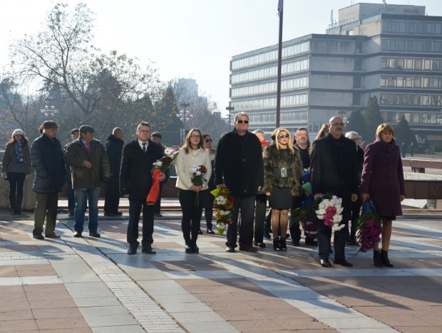 Община Благоевград отбеляза 108 години от рождението на Никола Вапцаров