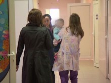 Изоставеното бебе от Перник най-вероятно ще бъде настанено в приемно семейство