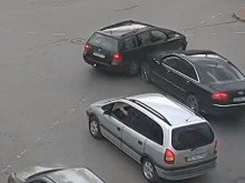 Безумни видеокадри от Пловдив! Вижте няколко катастрофи в момента на случването им!