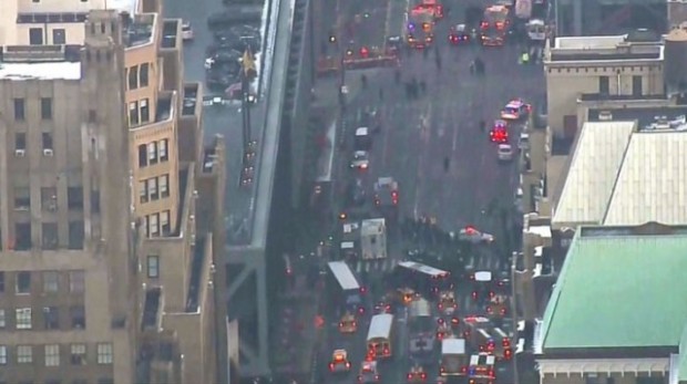 bTV
Експлозия е станала на автогара Оторити в Манхатън Ню Йорк