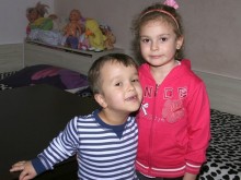 Покъртителната история на детенце, високо едва 98 см! Самотната майка: Ще се боря!