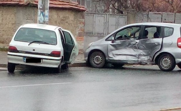 Две коли се удариха доста сериозно в Калеков научи Plovdiv24 bg Материалните