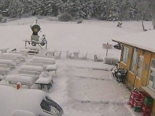 Вижте бялата приказка на хижа "Здравец"