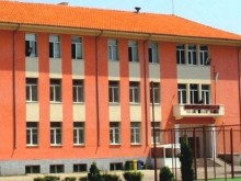 12-годишен заплаши с нож три деца до пловдивско училище