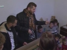 Доброволци ремонтираха изгорелия дом на 10-членно семейство (ВИДЕО)
