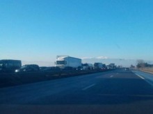 Тежка верижна катастрофа затапи "Хемус", полиция отбива движението!