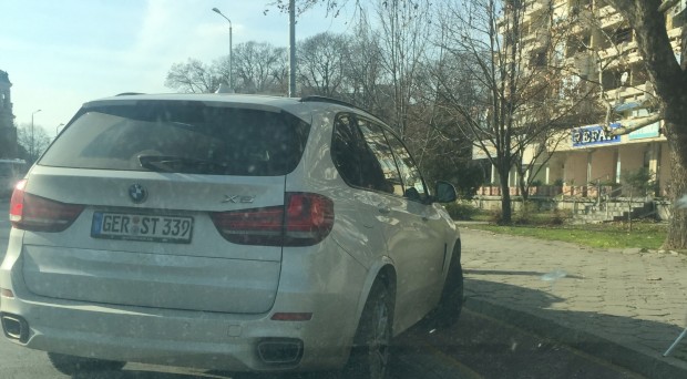 Читател на Plovdiv24.bg информира за неправилно паркиране по булевард "Княгиня