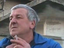 Кола влачи куче в Бузовград! Собственикът: Лошо е, можеше да ни ухапе (ВИДЕО)