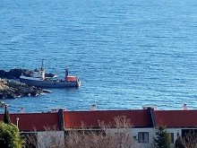 Кораб се разби в скалите край Созопол