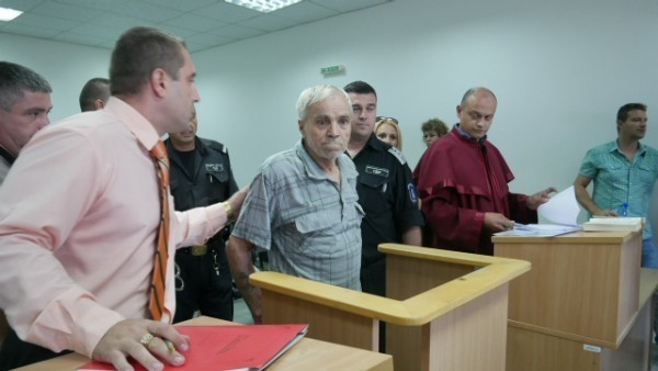Пети месец кошмарът от мистериозното самоубийство на Данаил Божилов в