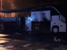 Автобус с 30 пътници се запали и изгоря край Калофер