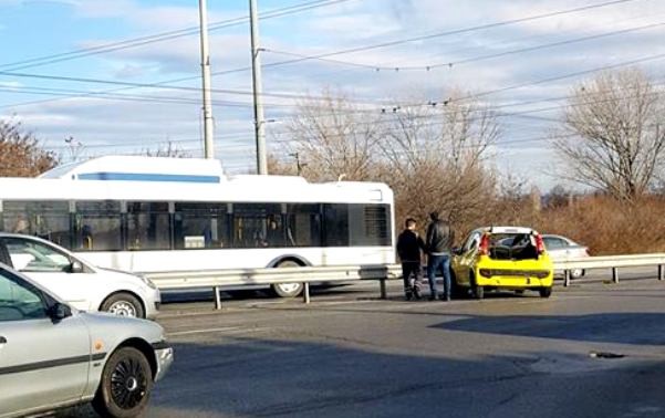 Таксиметров шофьор катастрофира самостоятелно бул Захари Стоянов в посока ж к Меден рудник