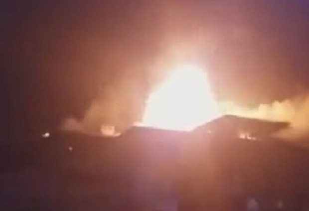 Огромен пожар изпепели дома на отец Иван в Нови хан